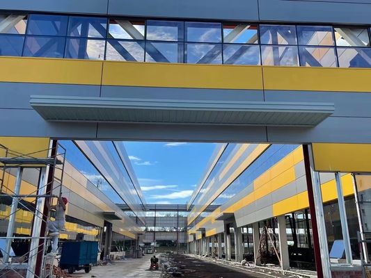 สะพายความเบา สามารถปรับแต่งได้ โครงสร้างสแตนเลส Prefabricated Warehouse