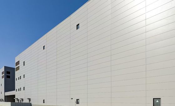 โกดังโครงสร้างเหล็กที่ทนทานต่อแผ่นดินไหวสูงและการก่อสร้างที่รวดเร็วสำหรับความต้องการในการจัดเก็บของคุณ