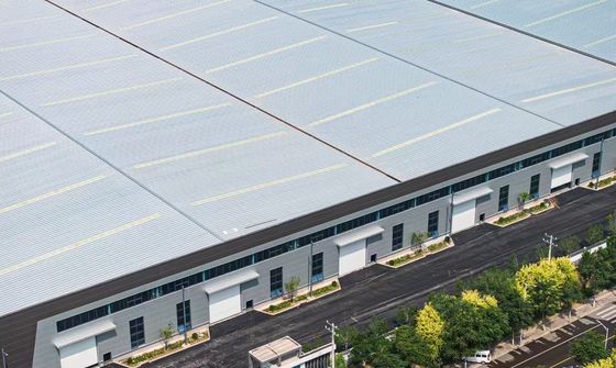 คลังสินค้าโครงสร้างเหล็กวัสดุ Q355B ที่สามารถปรับแต่งได้ ด้วยความจุของเครน 5 ~ 30 ตัน และแรงลมสูงสุด 280 กิโลเมตรต่อชั่วโมง