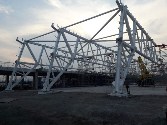 รูปลักษณ์ที่หรูหรา การผลิตและการจัดหาโรงเก็บเครื่องบินของ Arch Truss